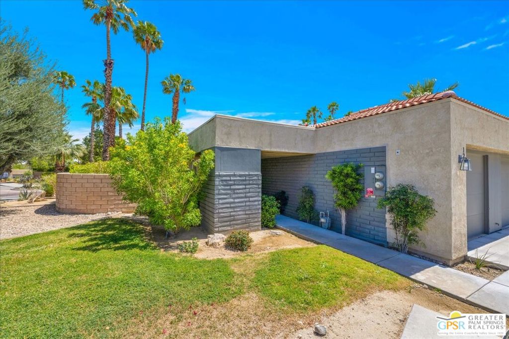 1291 S Sunflower Circle