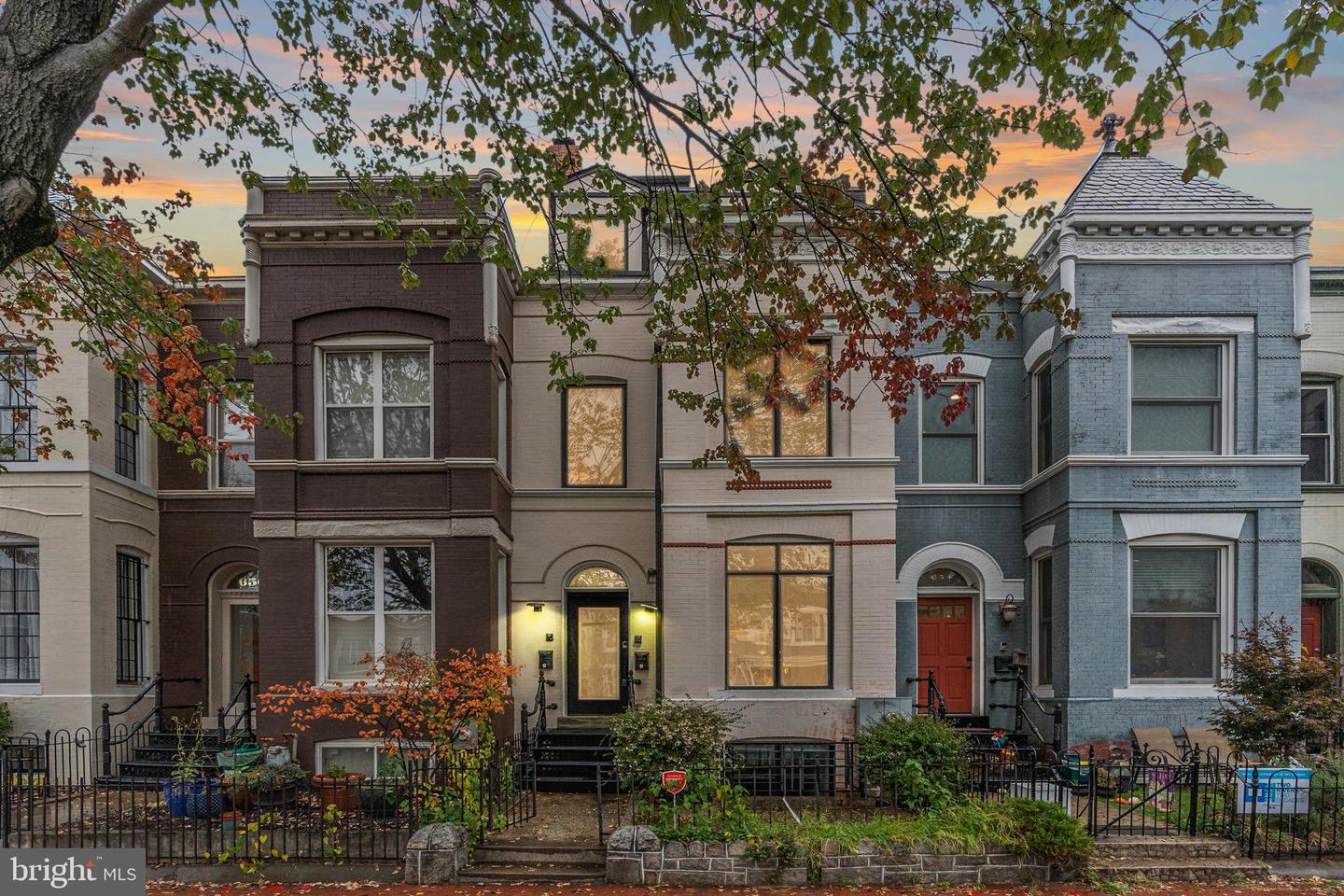 652 L St NE #1