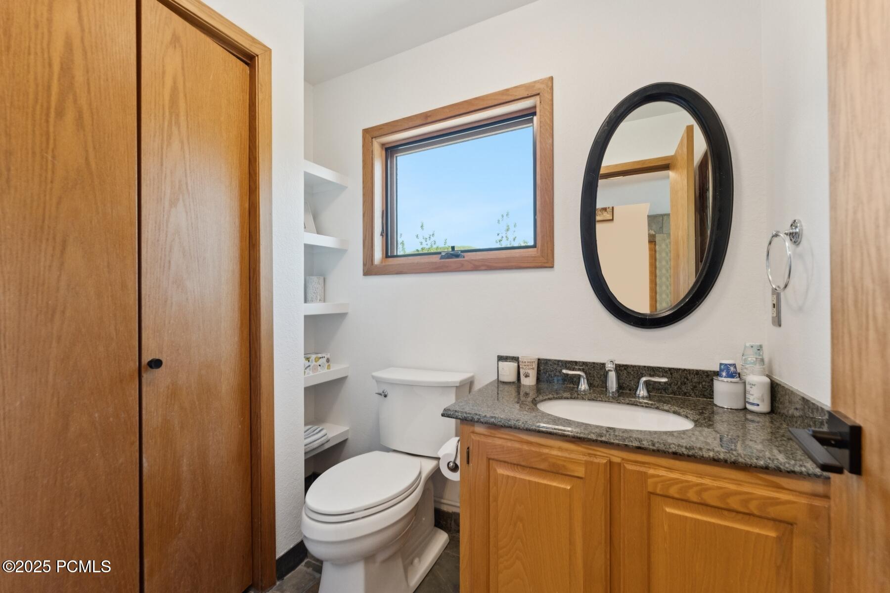 658 Rossie Hill Drive, 3