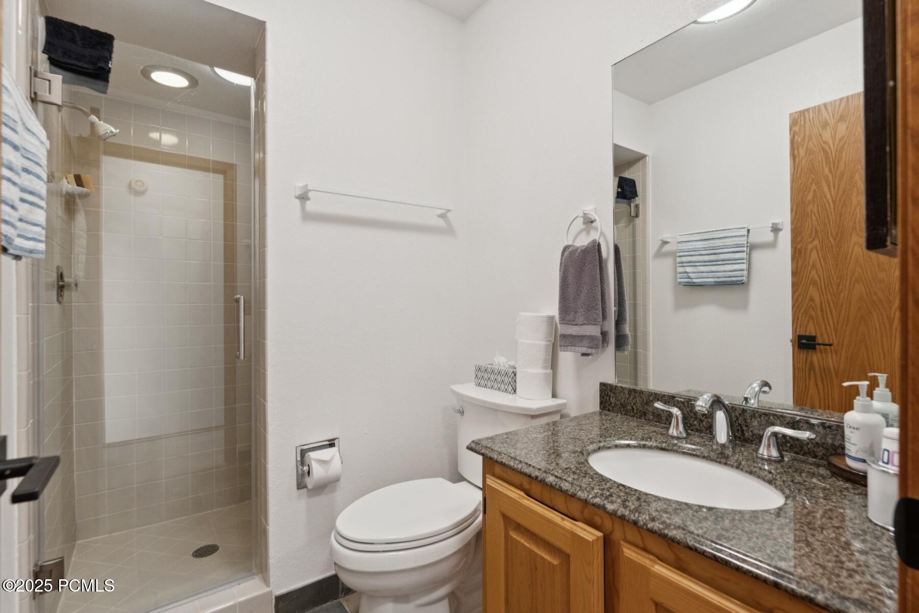 658 Rossie Hill Drive, 3
