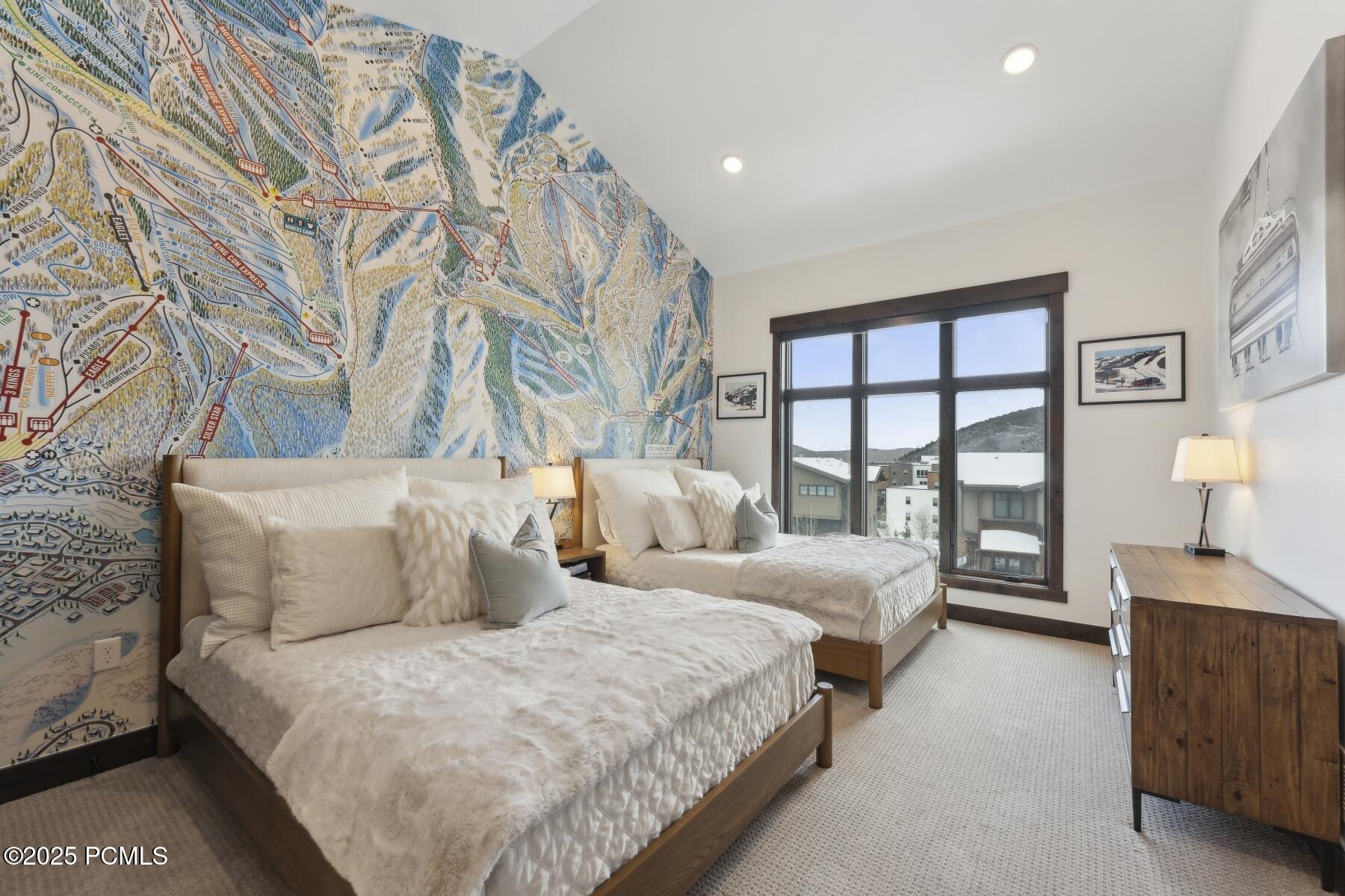 3751 Blackstone Drive Unit 3k