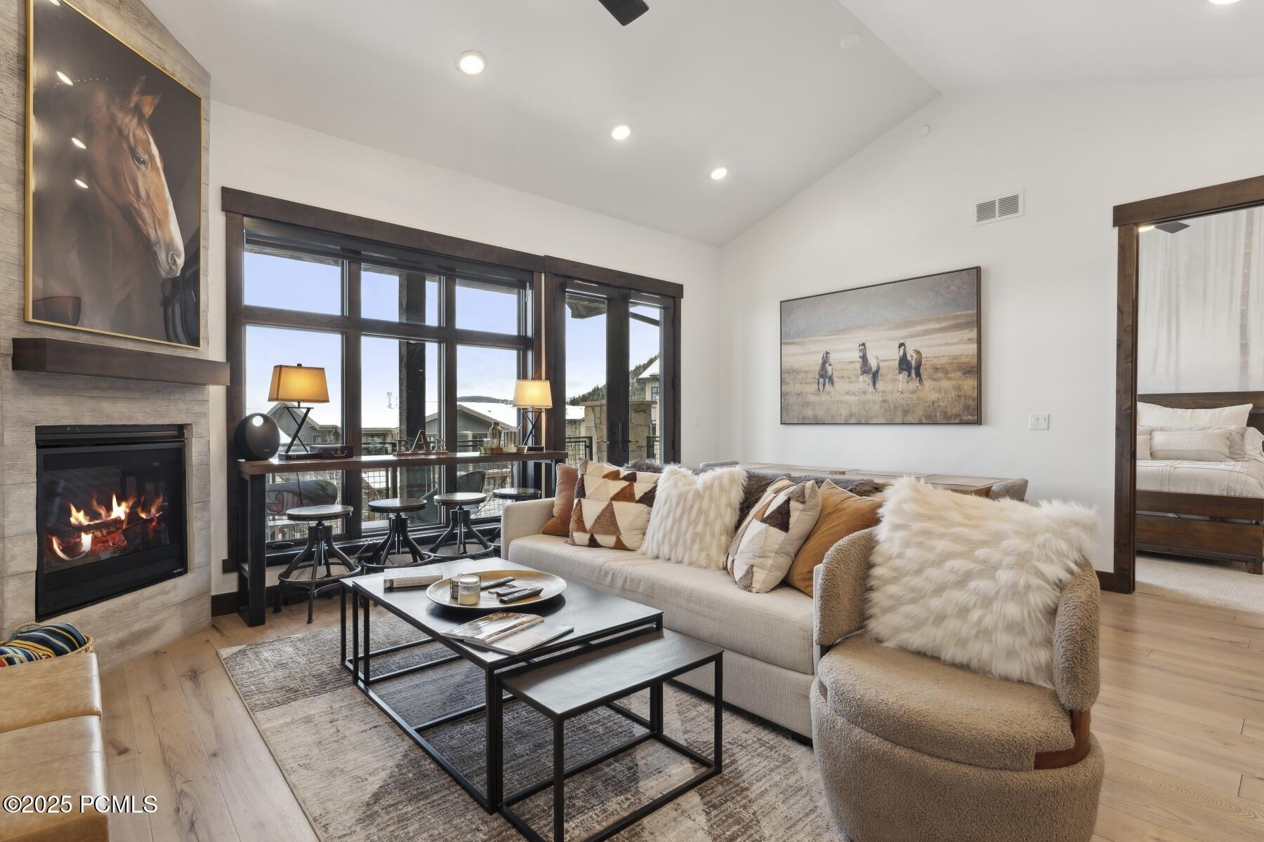 3751 Blackstone Drive Unit 3k