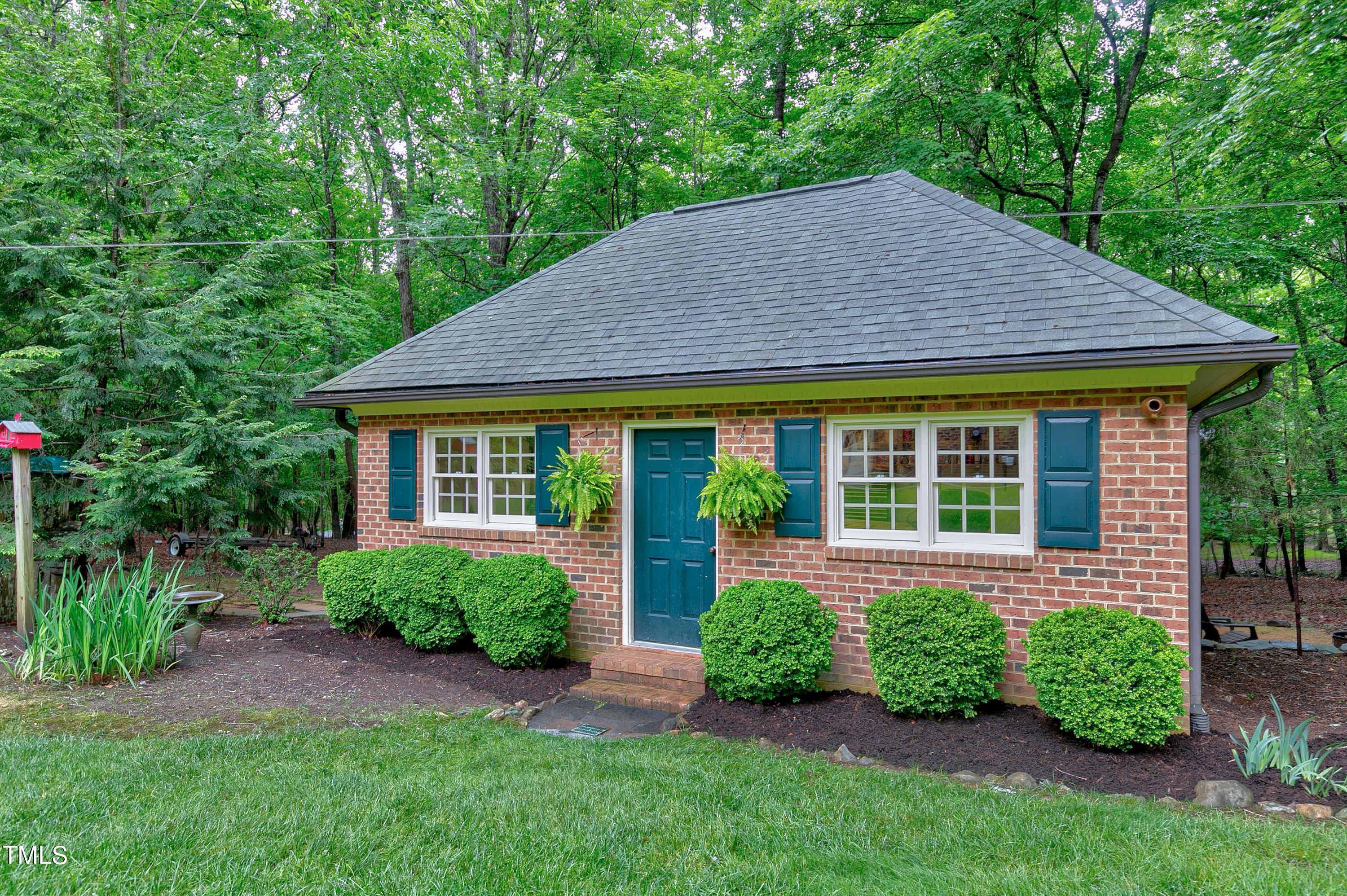 5 Sagamore Place