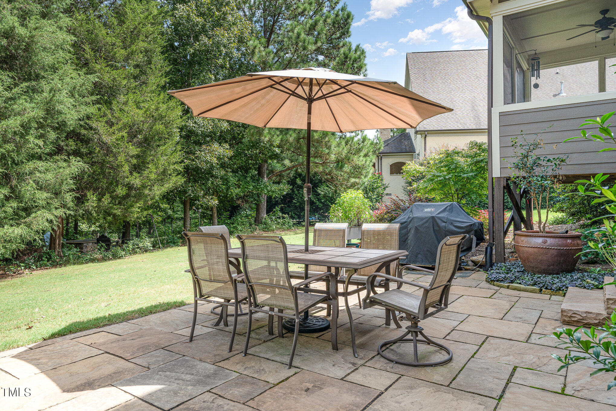 498 Legacy Falls Drive N