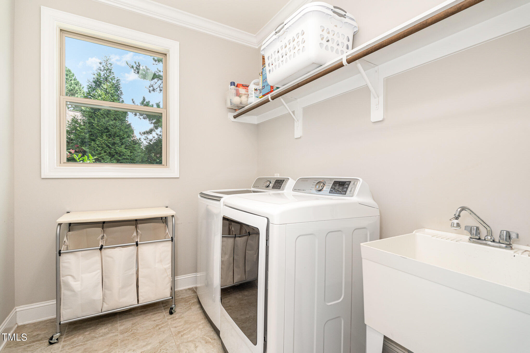 498 Legacy Falls Drive N