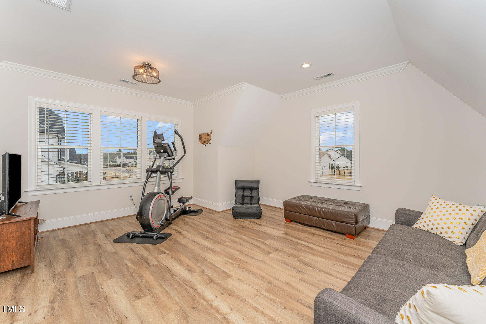 1101 Bessie Court