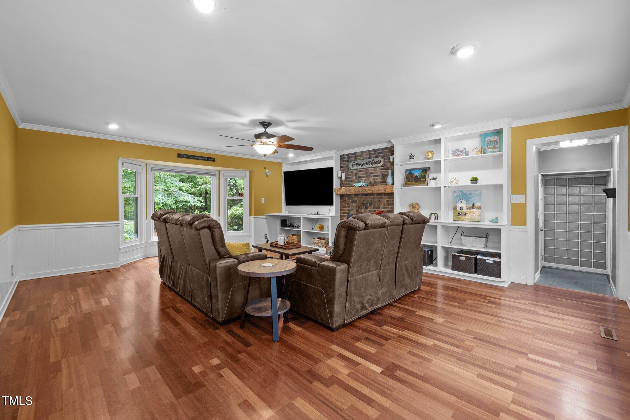 102 Mel Oak Drive