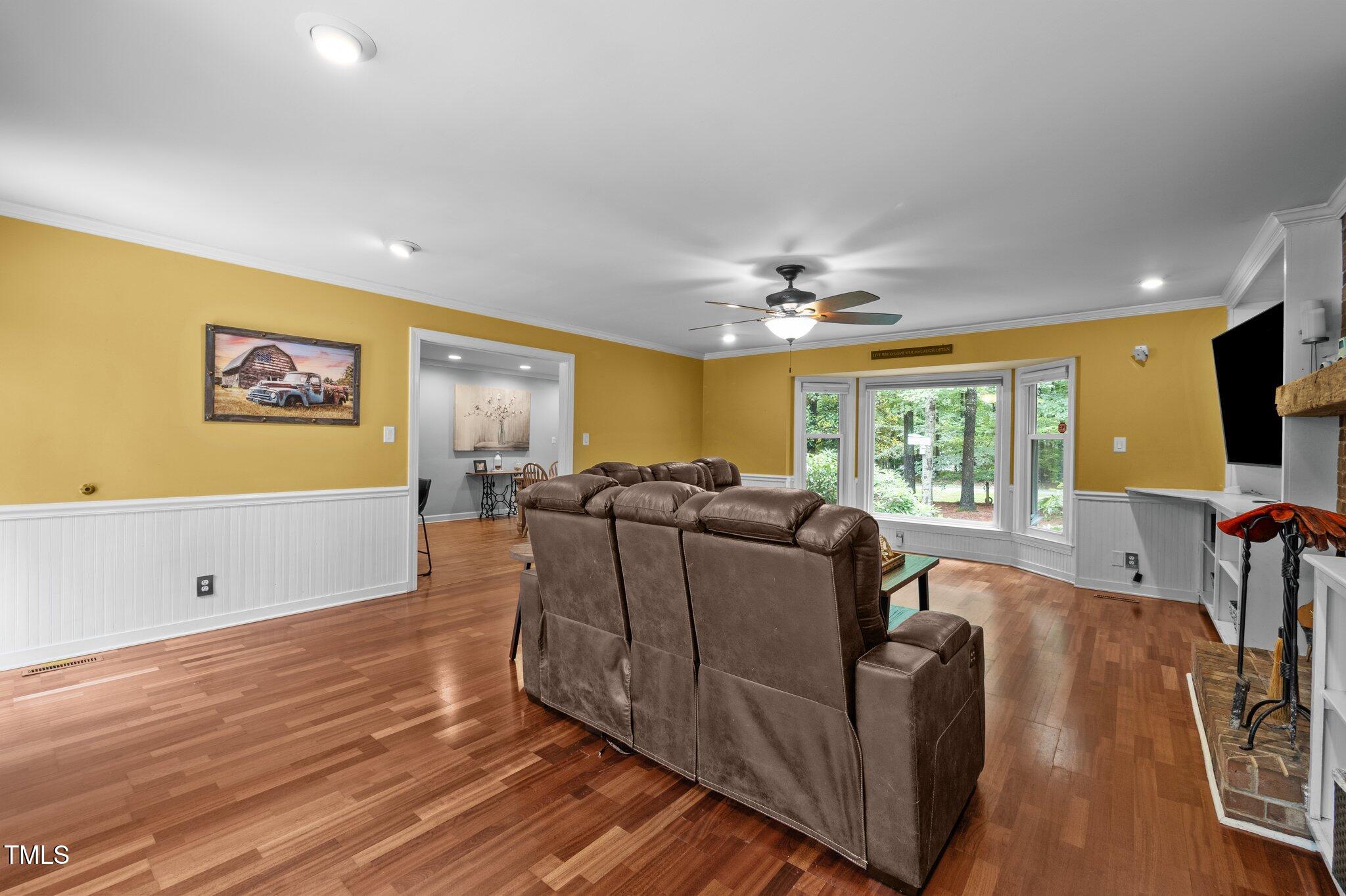 102 Mel Oak Drive
