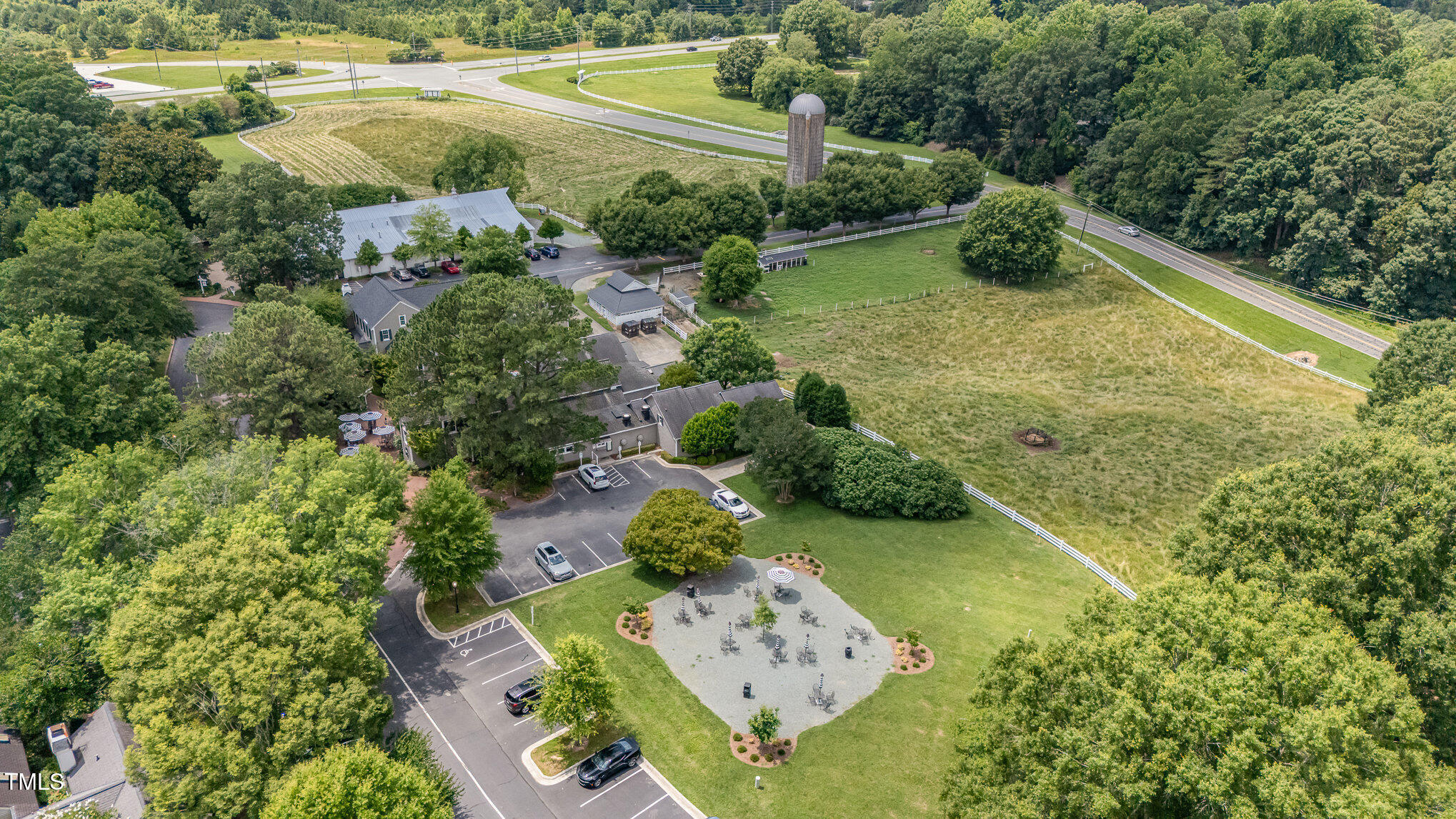 384 Lyndfield Cl W