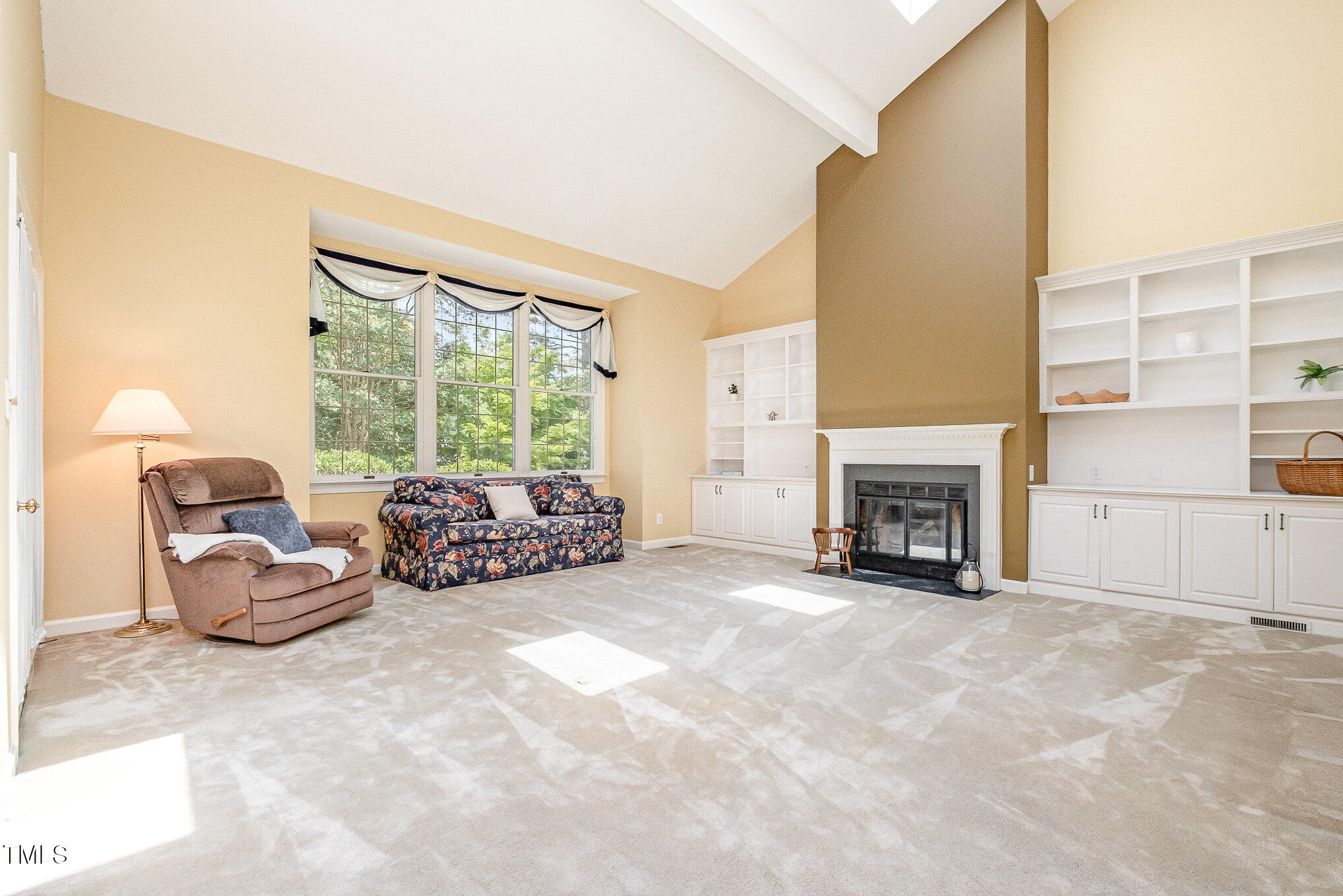 384 Lyndfield Cl W