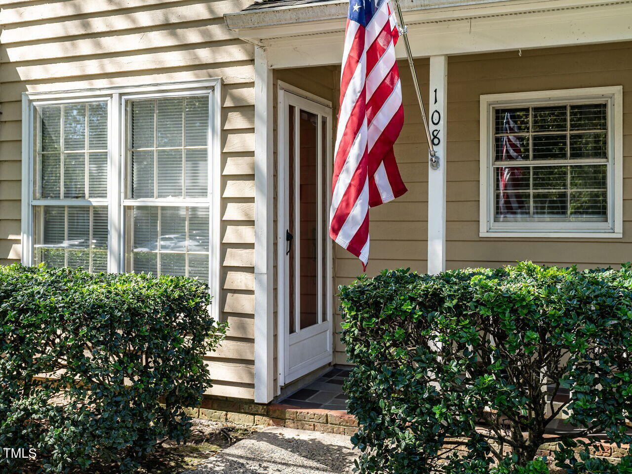 108 Hollow Oak Drive