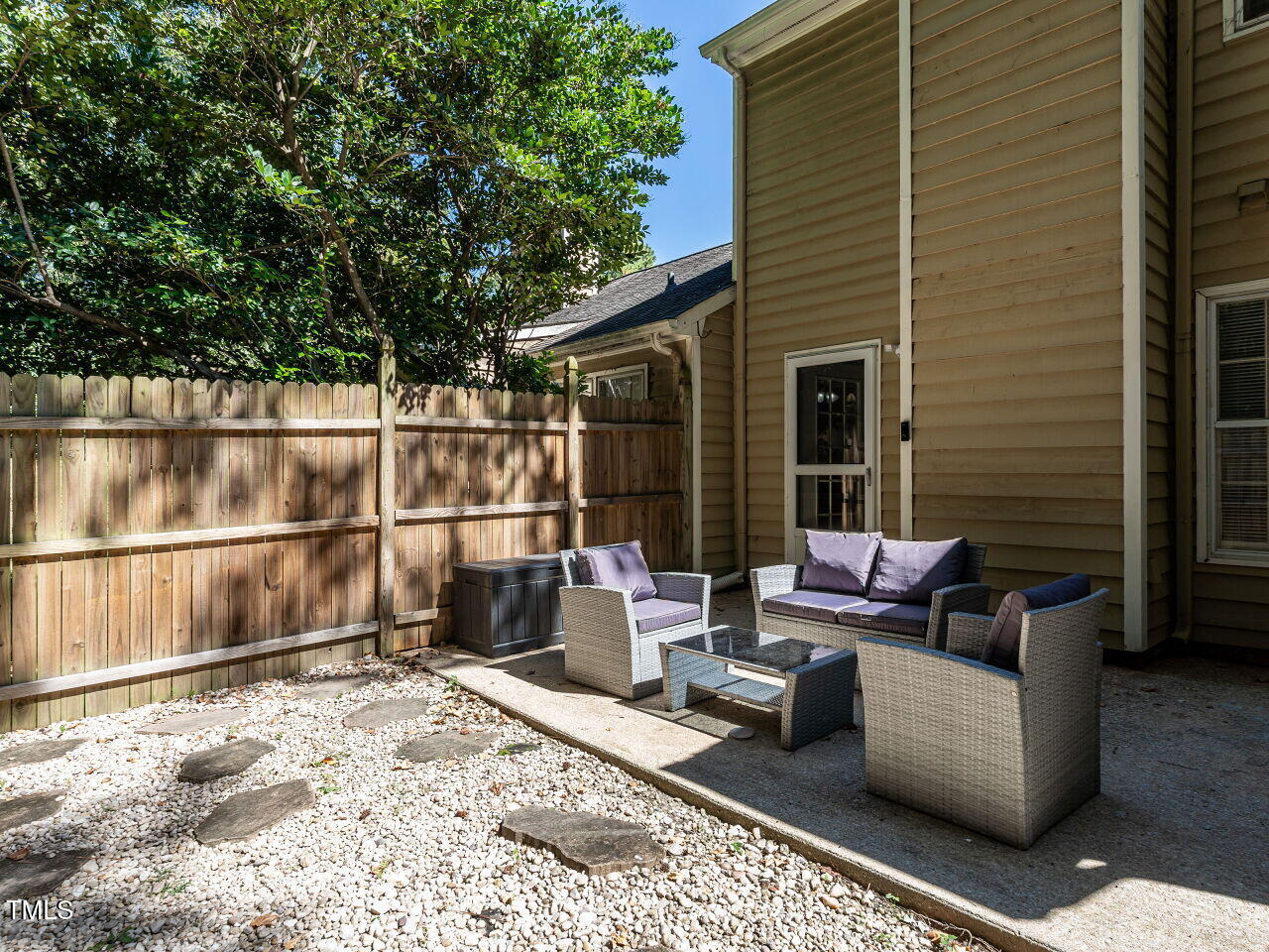 108 Hollow Oak Drive