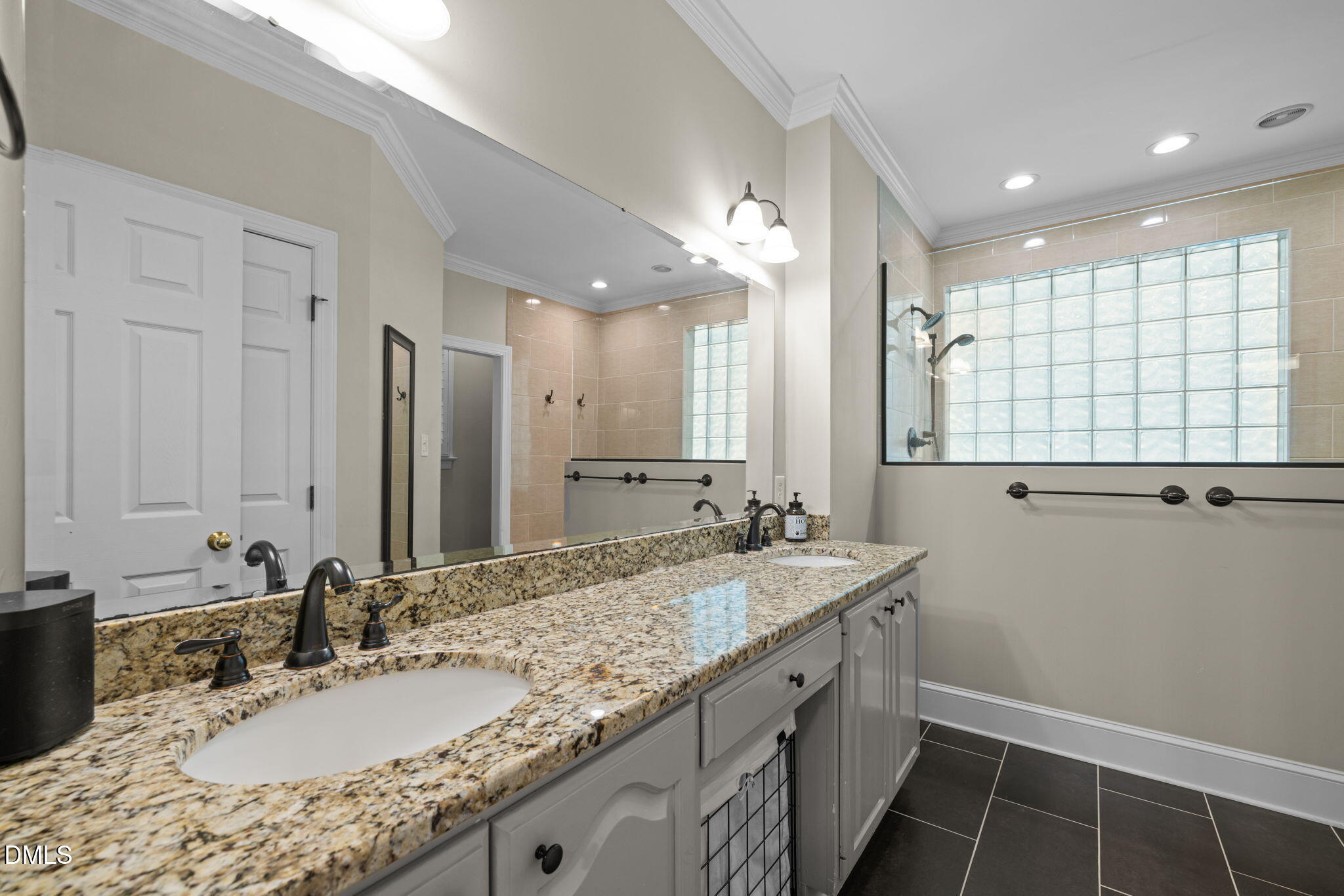 5 Sagamore Place