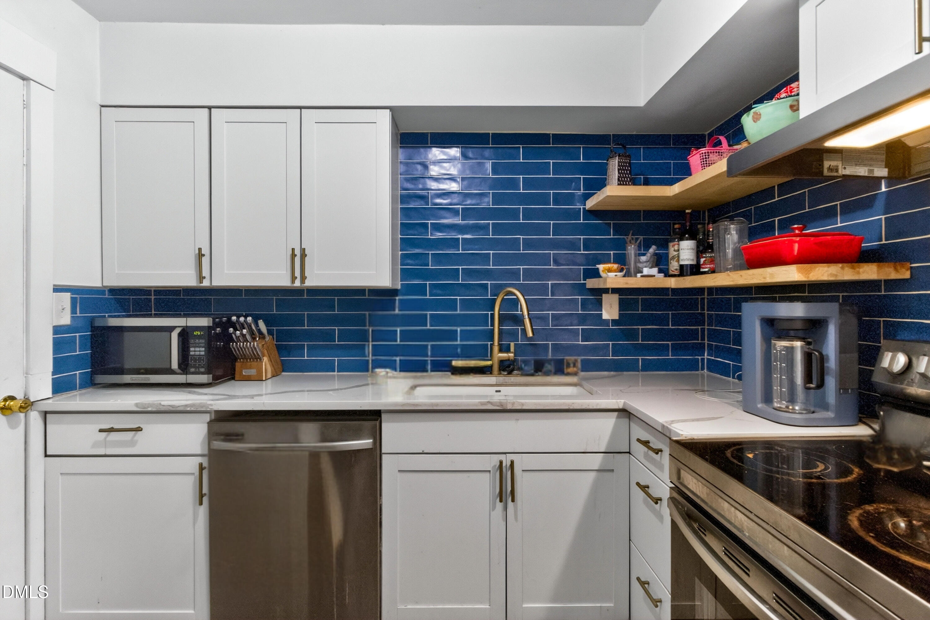 220 Elizabeth Street Apt A3