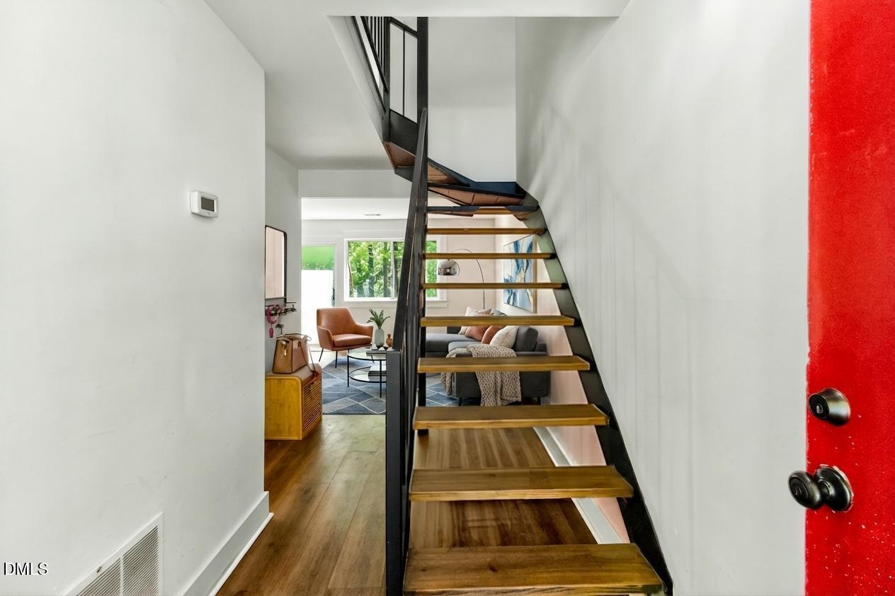 220 Elizabeth Street Apt A3