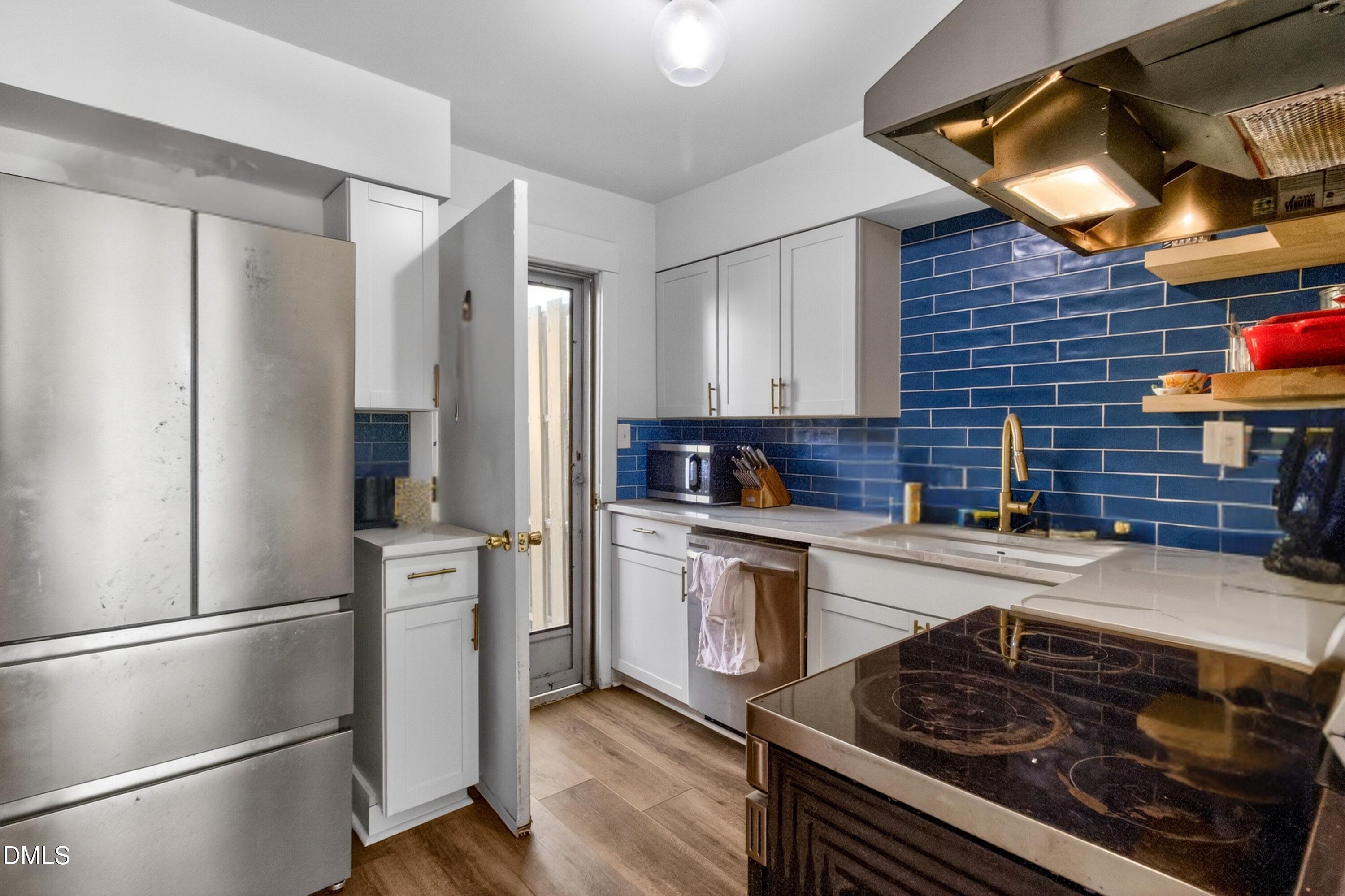 220 Elizabeth Street Apt A3