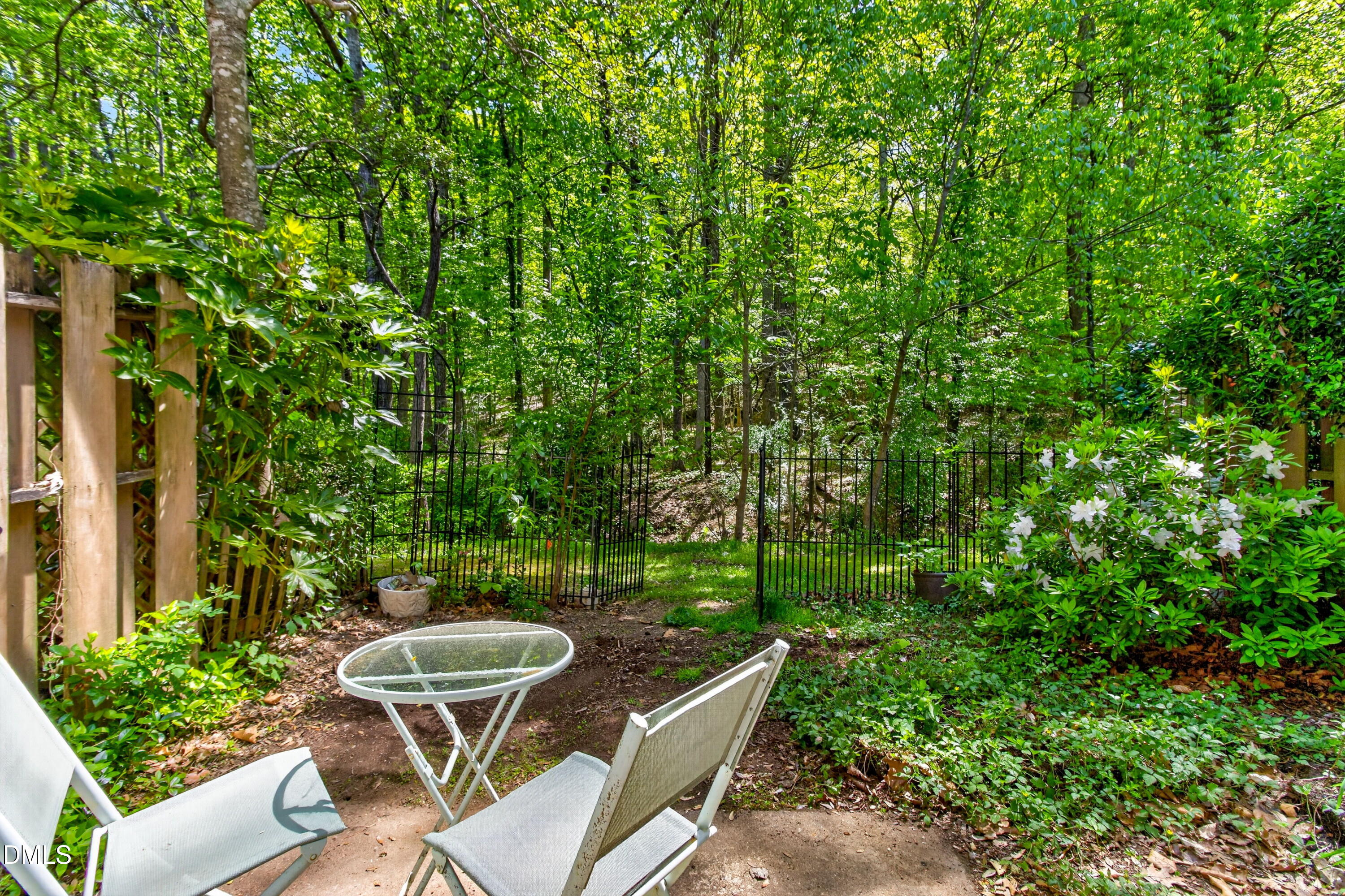 220 Elizabeth Street Apt A3