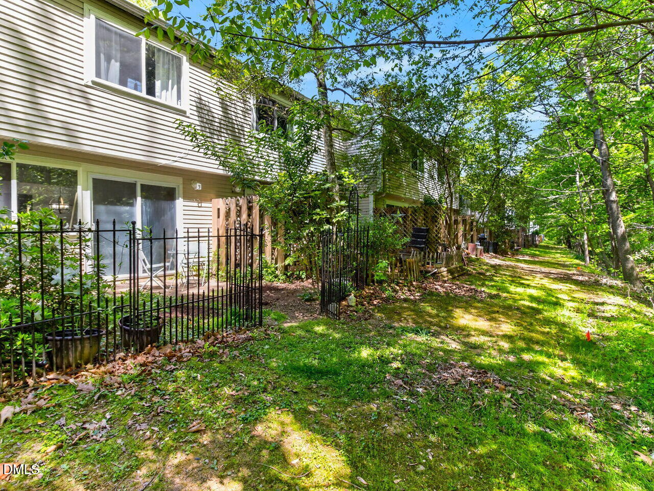 220 Elizabeth Street Apt A3