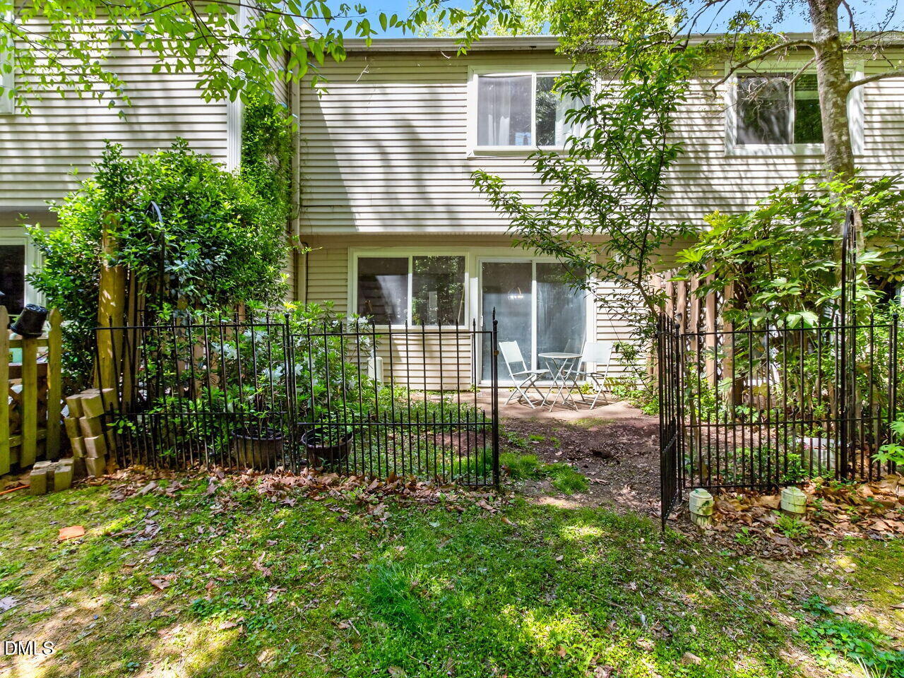 220 Elizabeth Street Apt A3