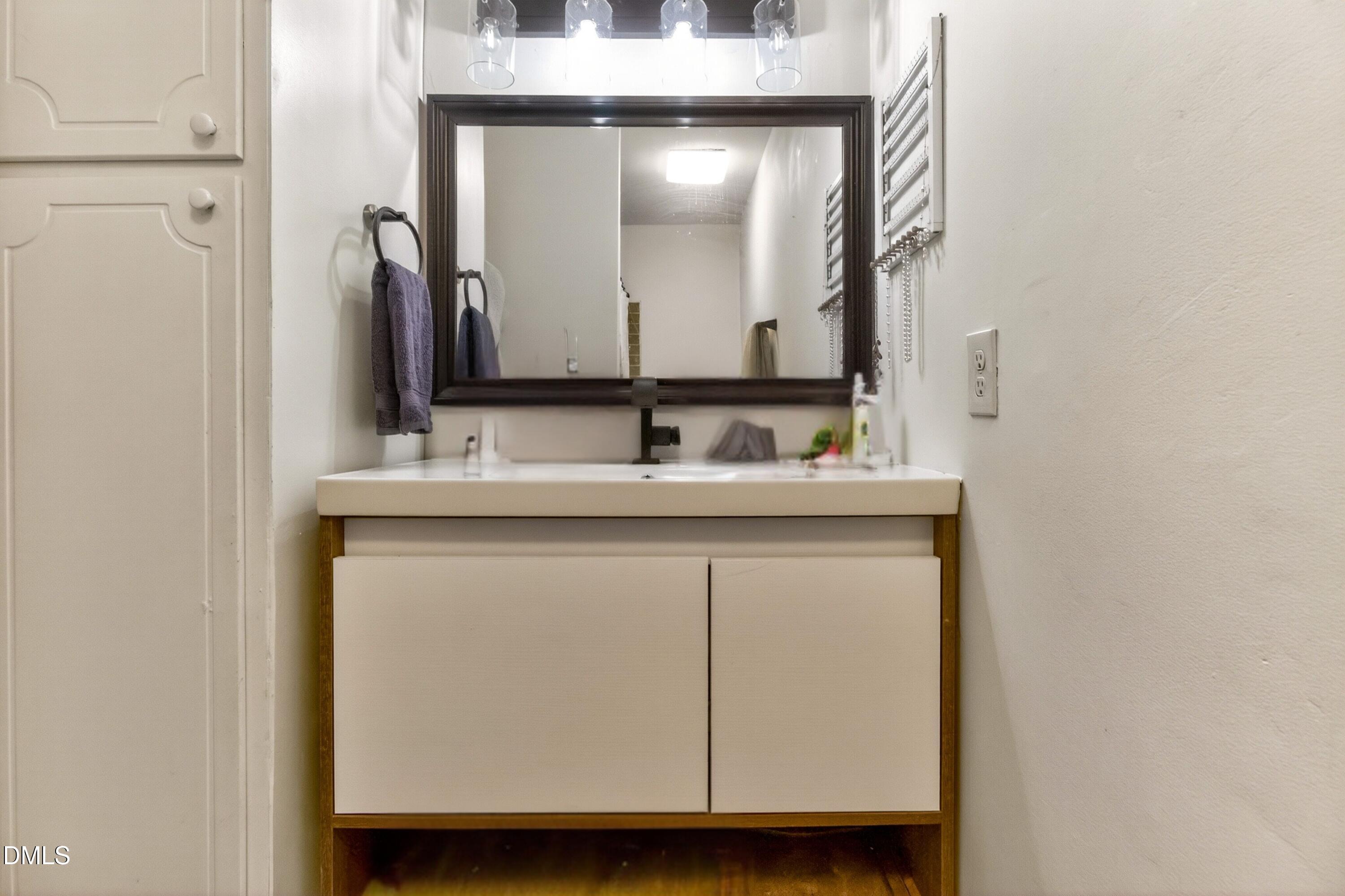 220 Elizabeth Street Apt A3