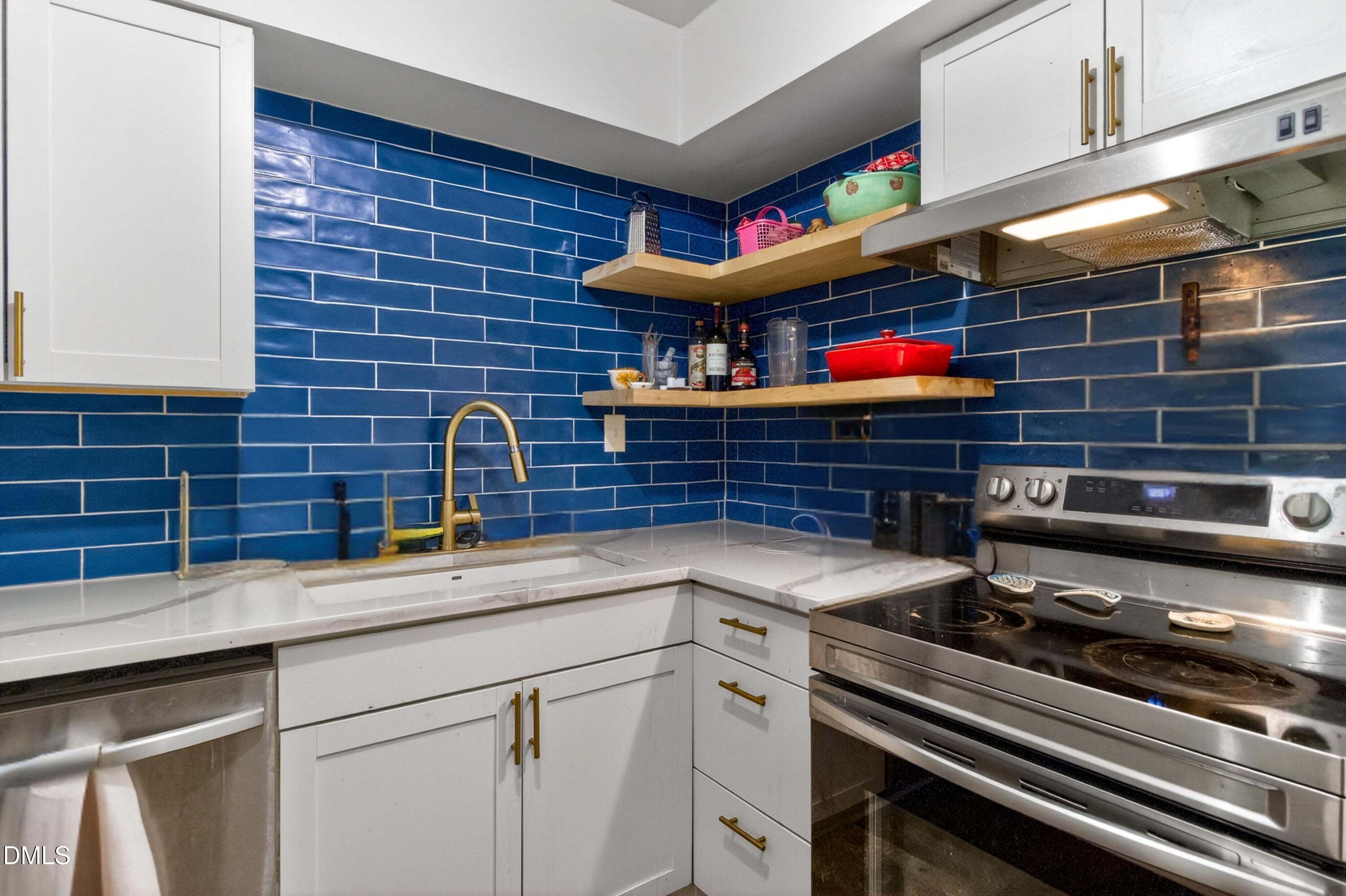 220 Elizabeth Street Apt A3