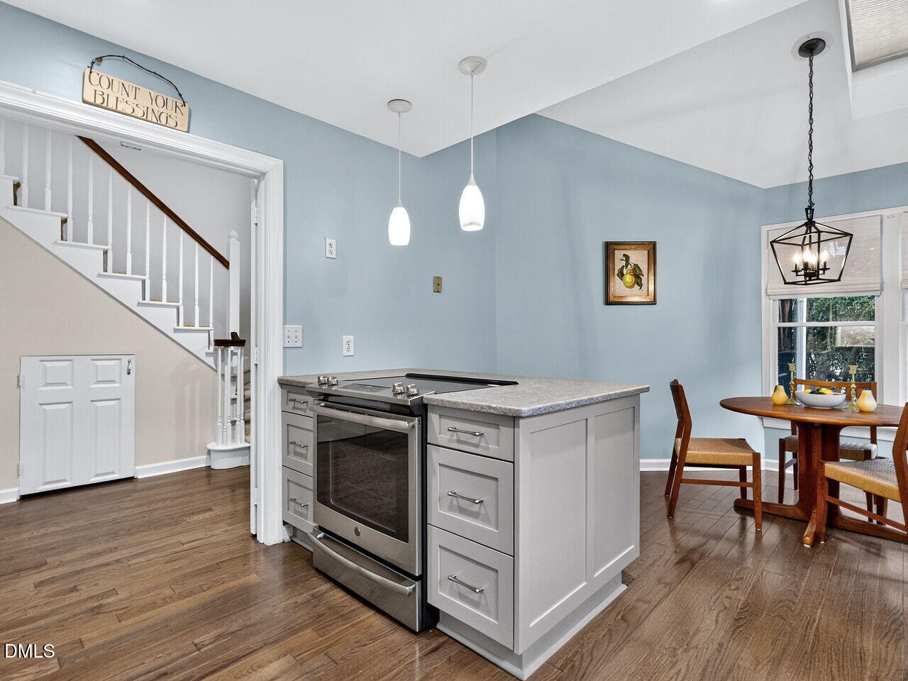 386 Lyndfield Cl W