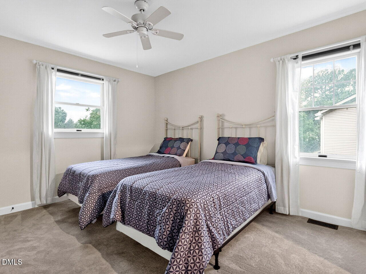 386 Lyndfield Cl W