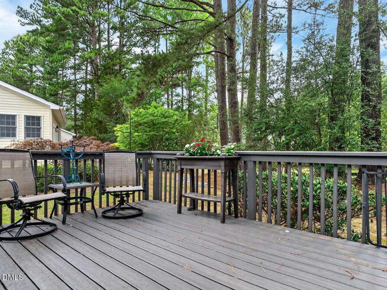 386 Lyndfield Cl W