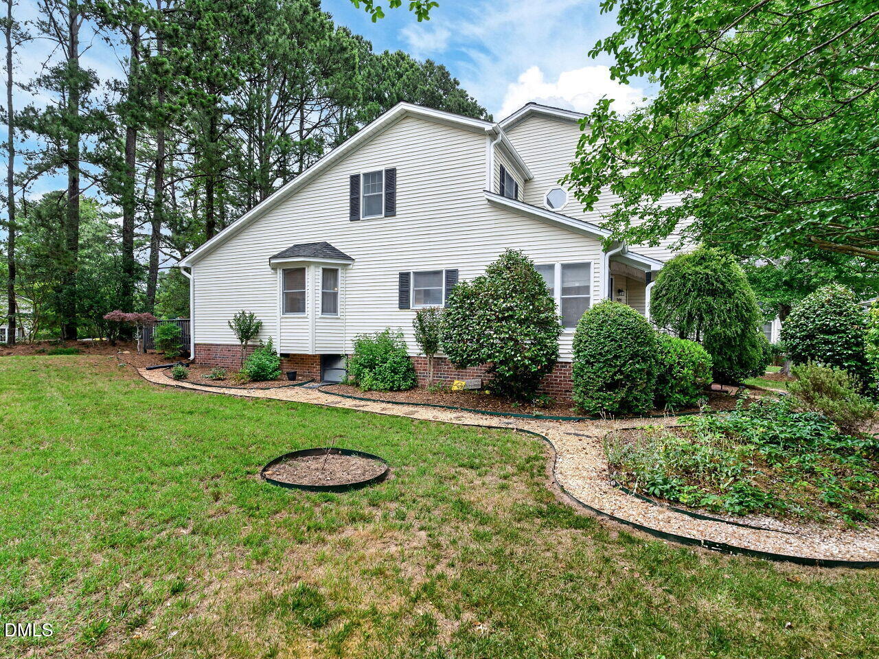 386 Lyndfield Cl W