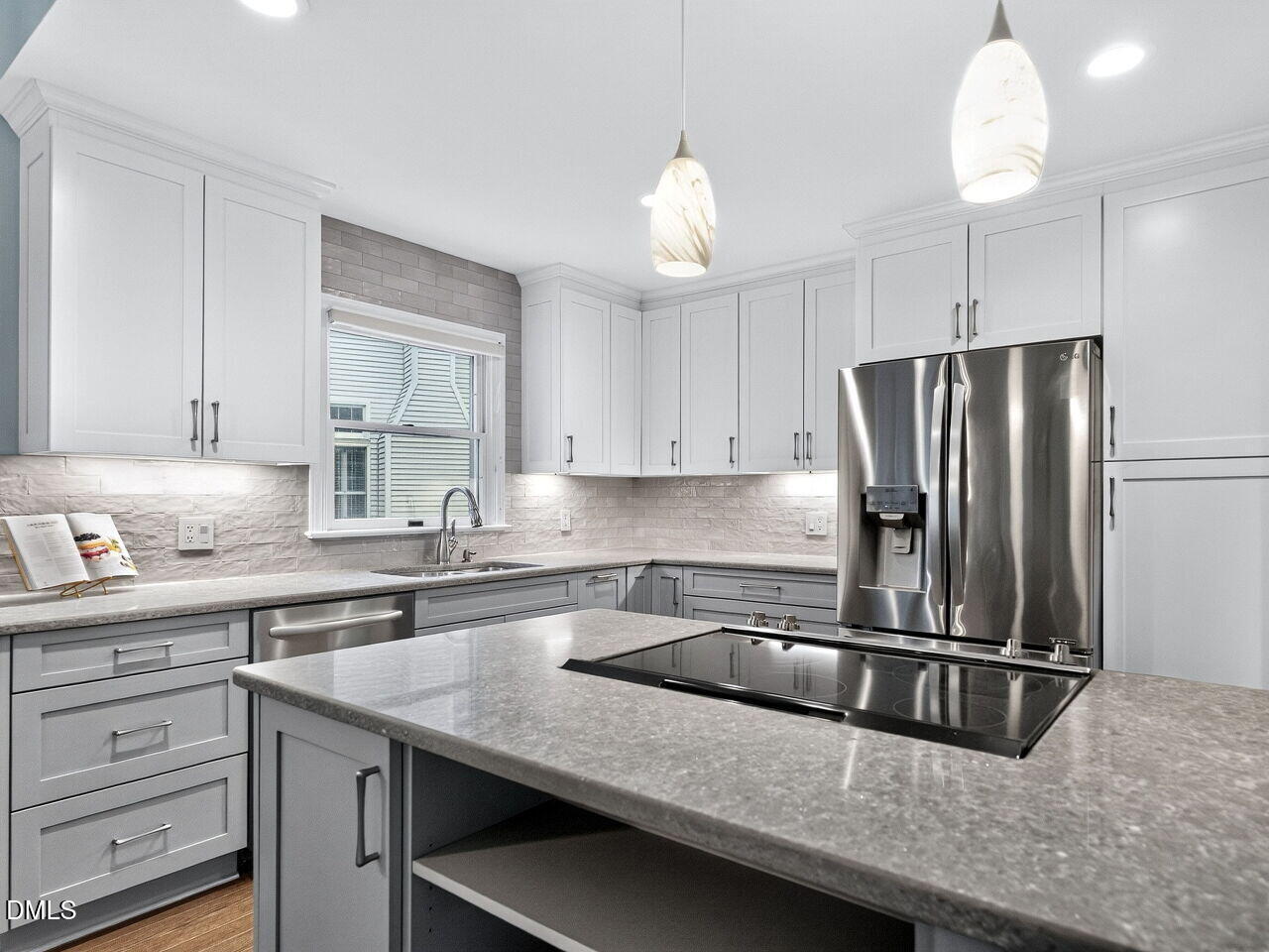 386 Lyndfield Cl W