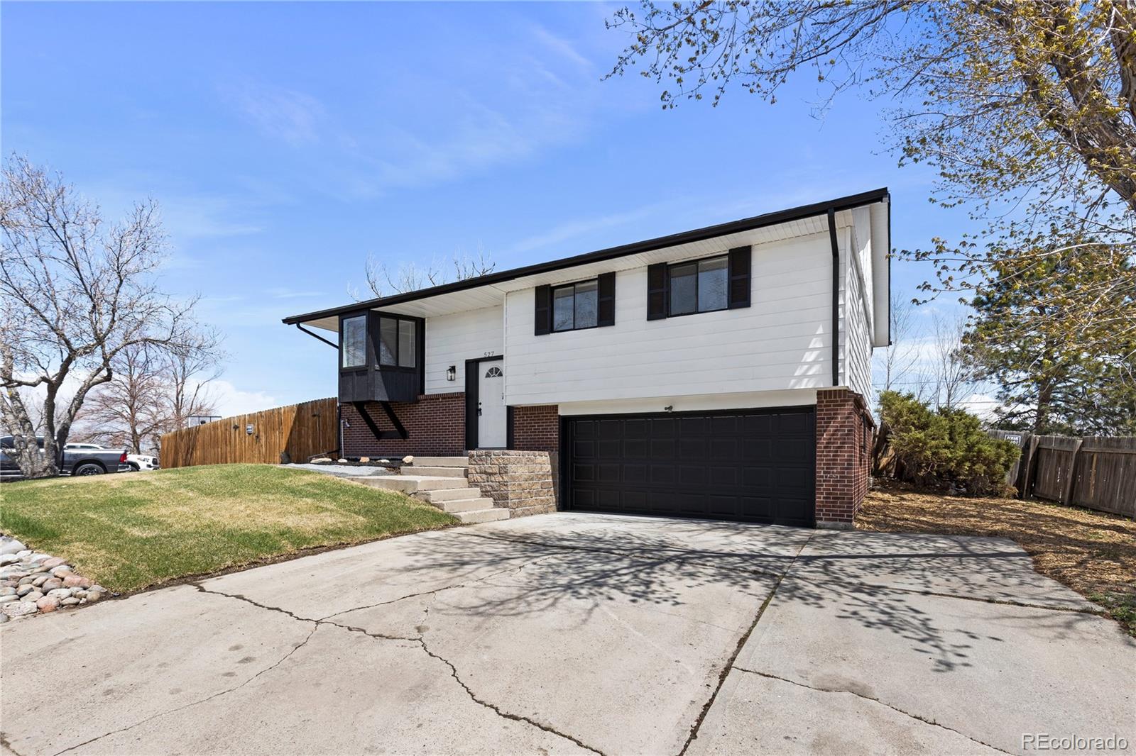 527 Leona Drive