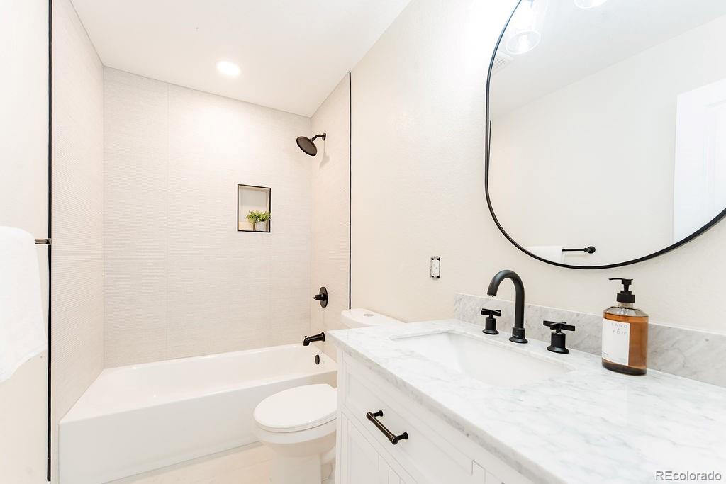 1105 S Raleigh Street