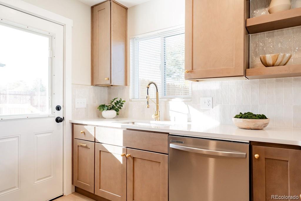 1105 S Raleigh Street