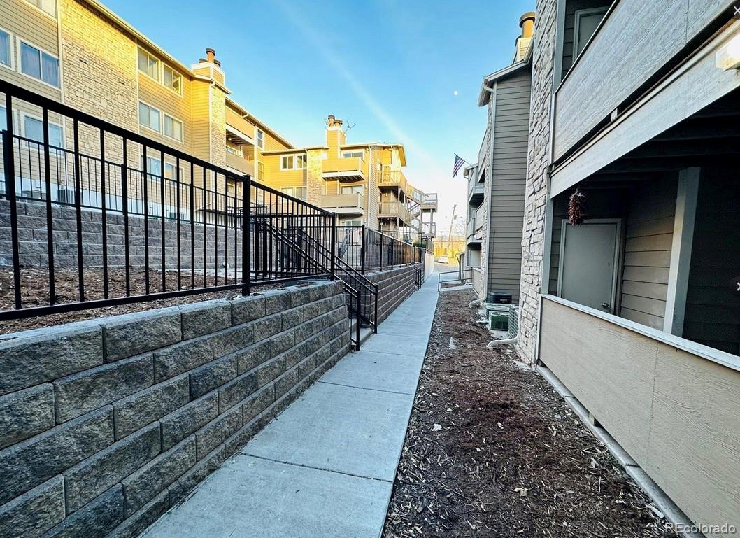2929 W Floyd Avenue Unit: 211