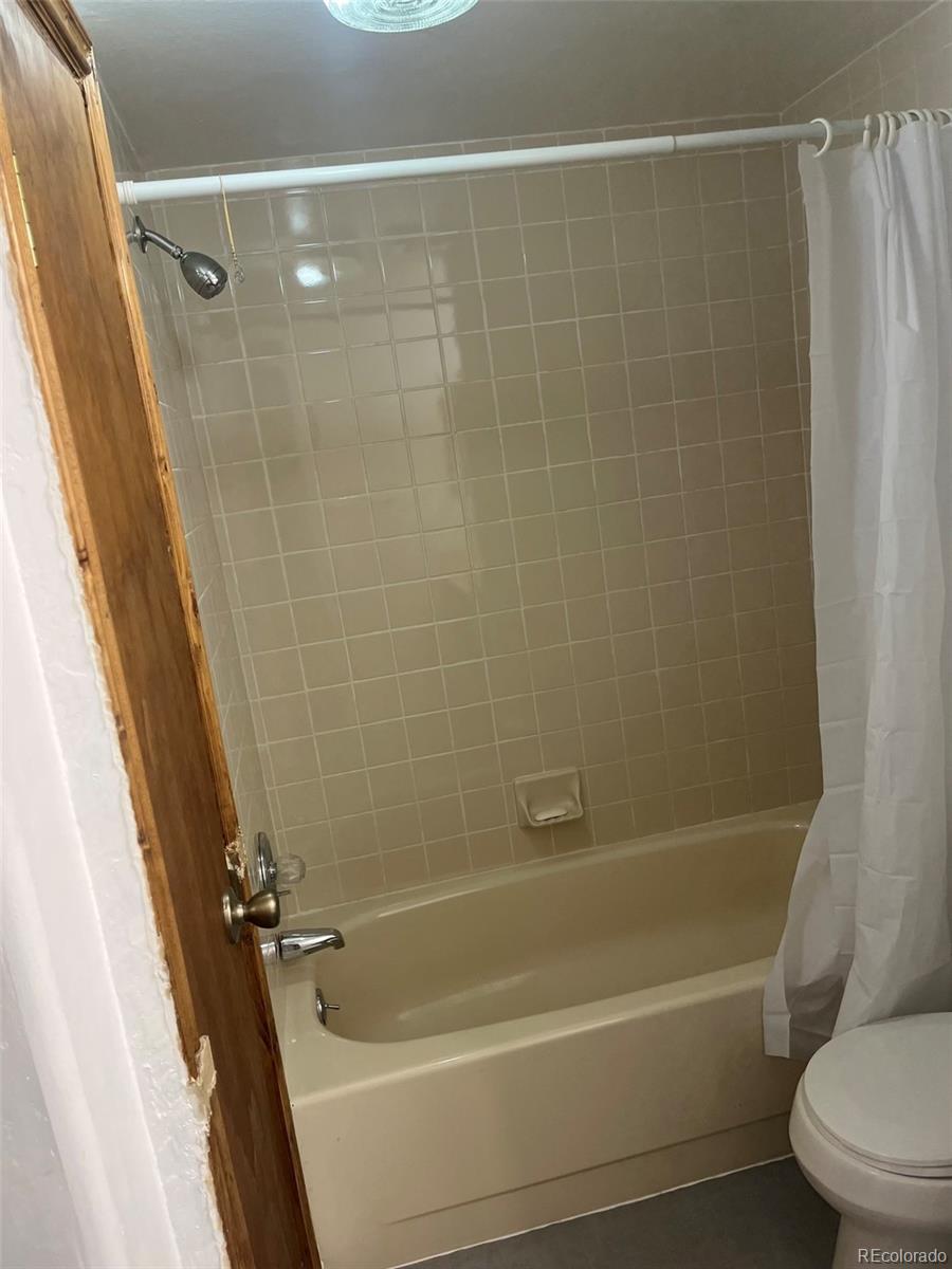 2929 W Floyd Avenue Unit: 211