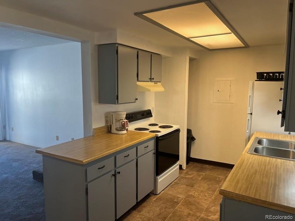 2929 W Floyd Avenue Unit: 211