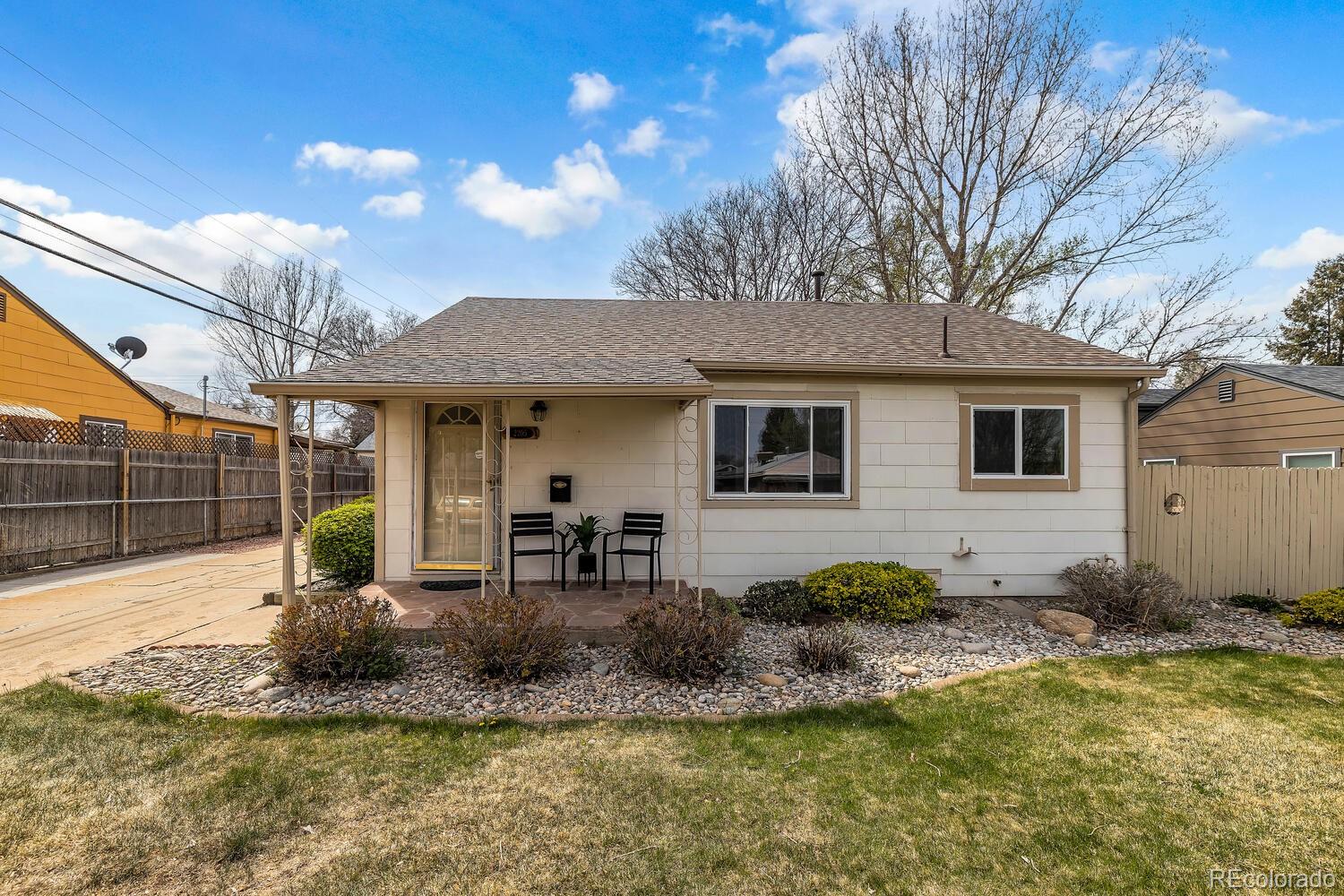 2205 S Knox Court