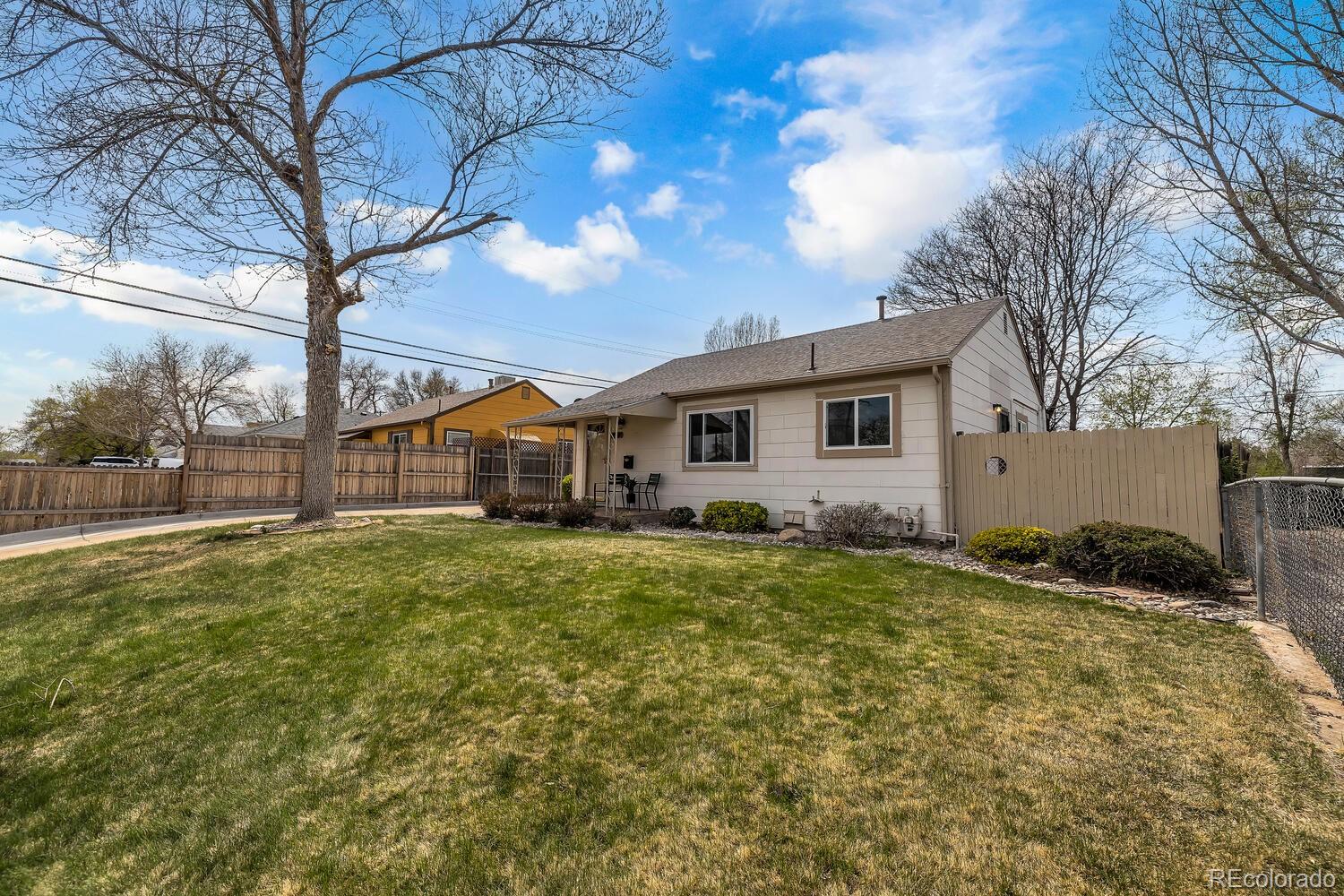 2205 S Knox Court
