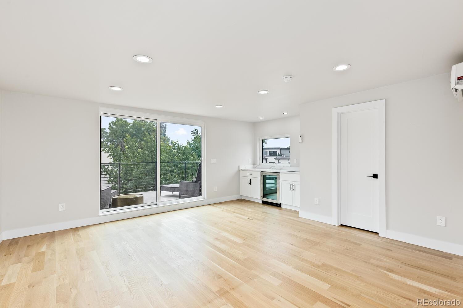 2040 W 45th Avenue