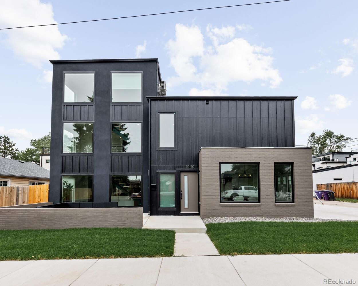 2040 W 45th Avenue