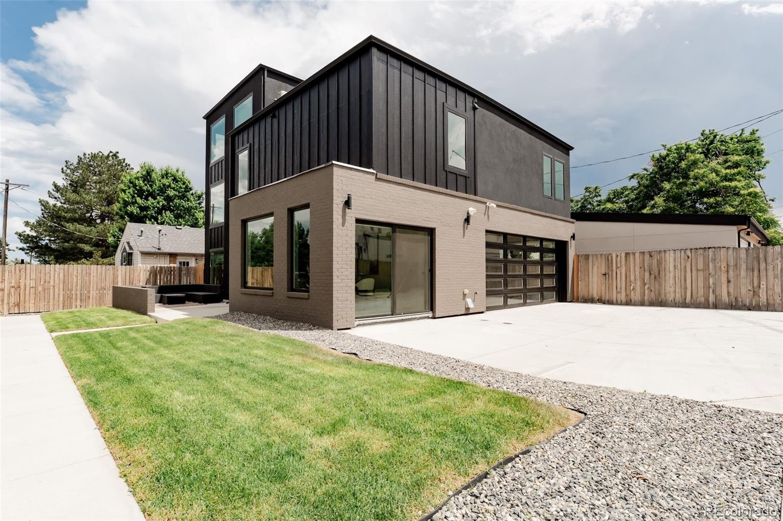 2040 W 45th Avenue