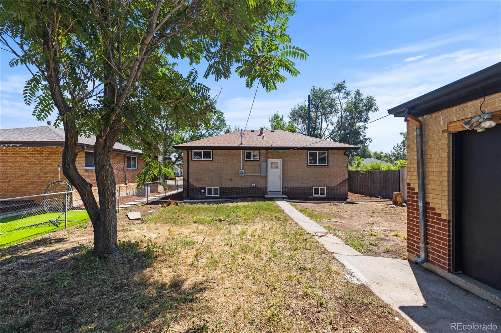 525 Perry Street