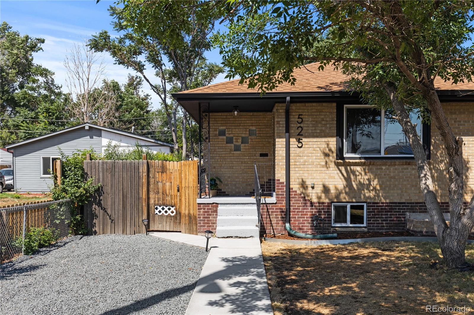 525 Perry Street