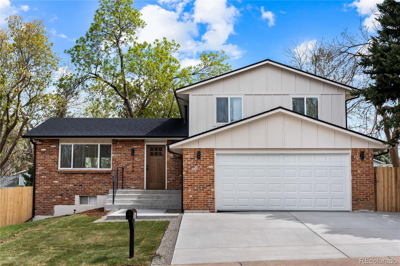 7096 W Fremont Place