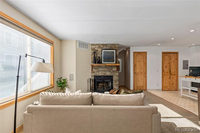 5250 S Huron Way Unit: 12-102
