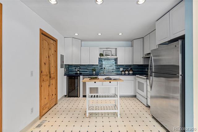 5250 S Huron Way Unit: 12-102