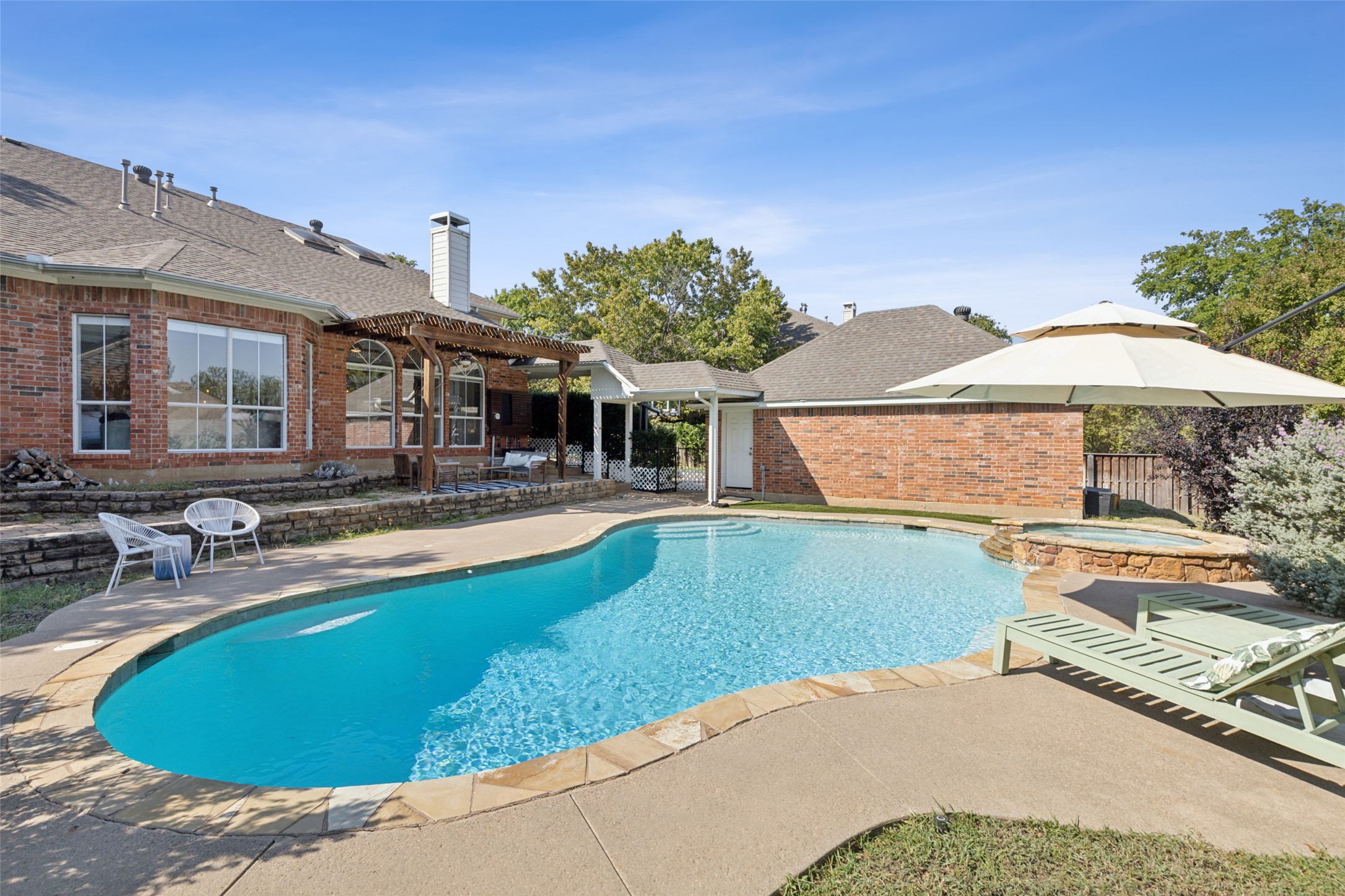 807 Caroline Lane