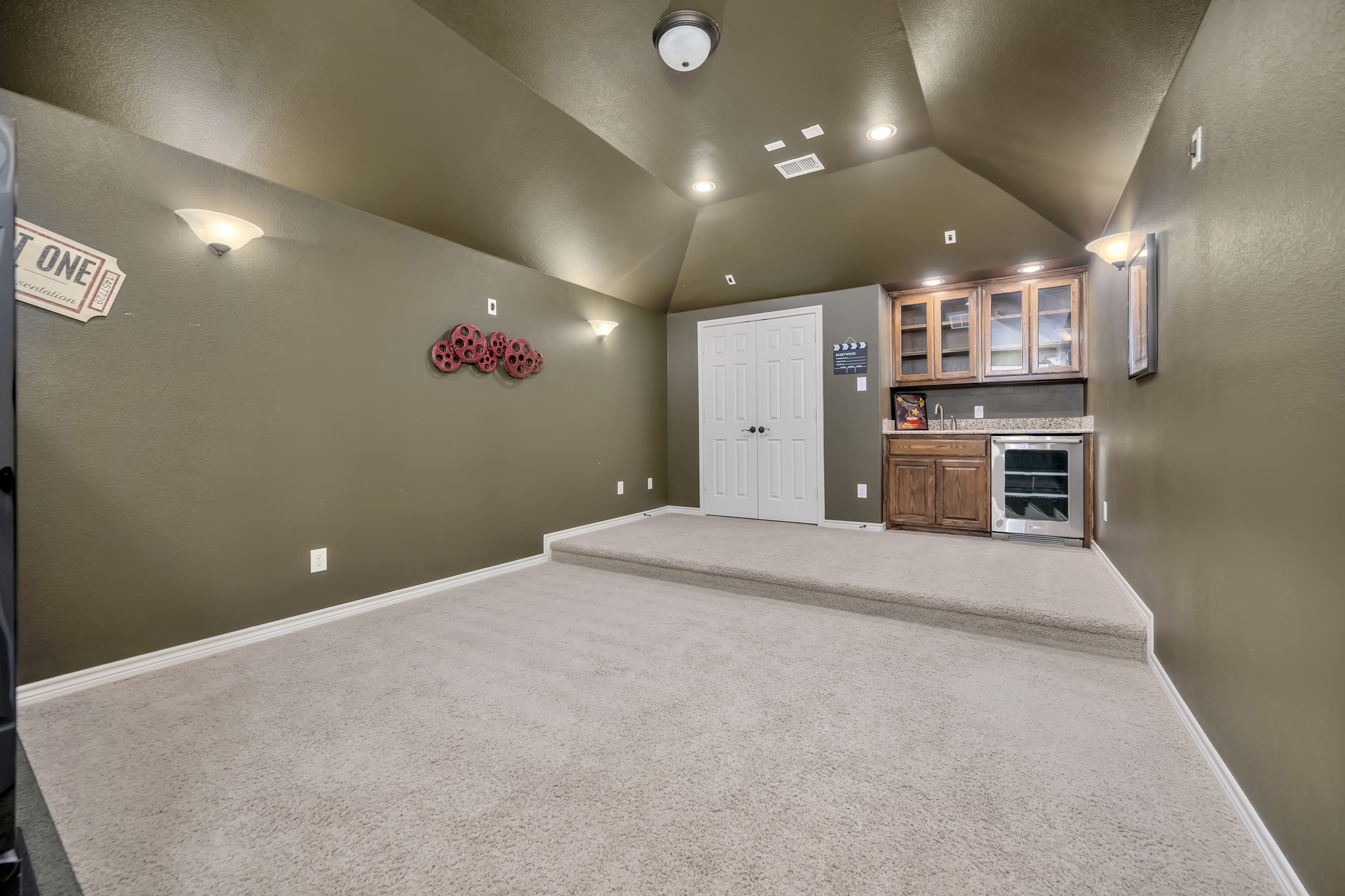 2805 Stackhouse Street