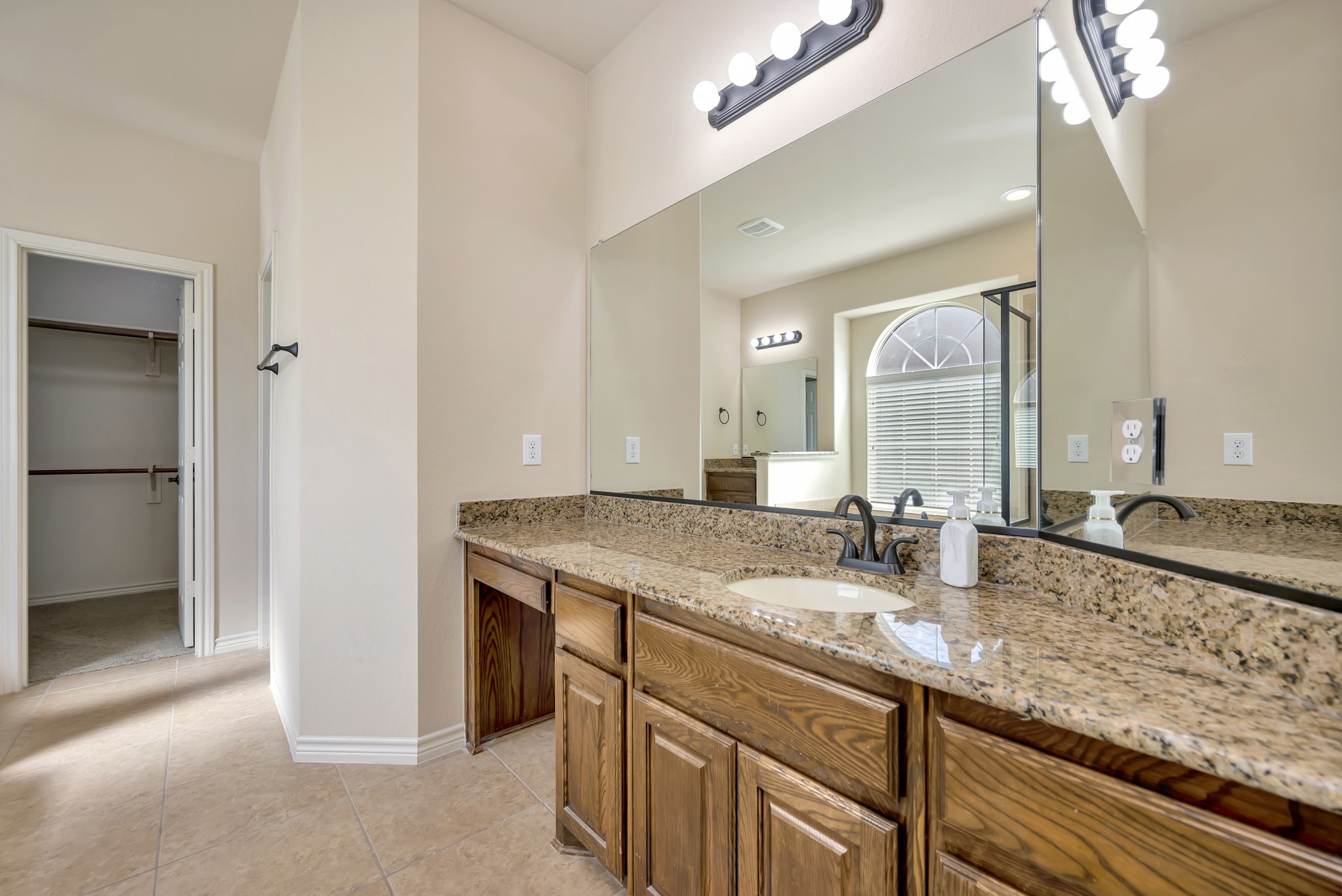 2805 Stackhouse Street