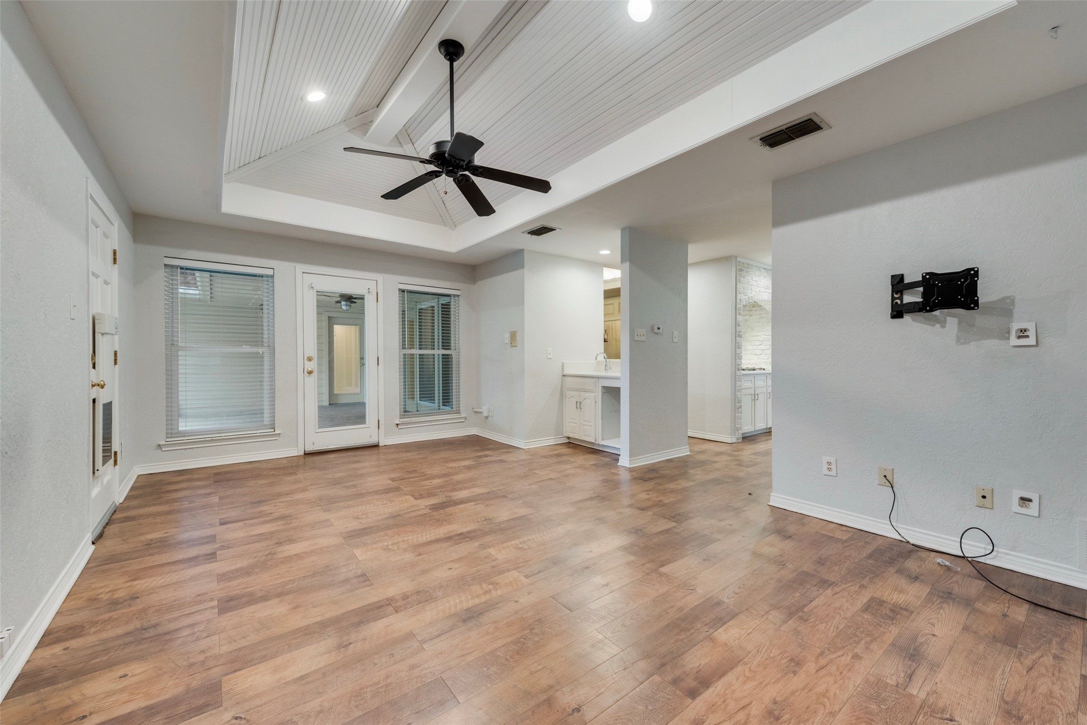 212 Steamboat Drive